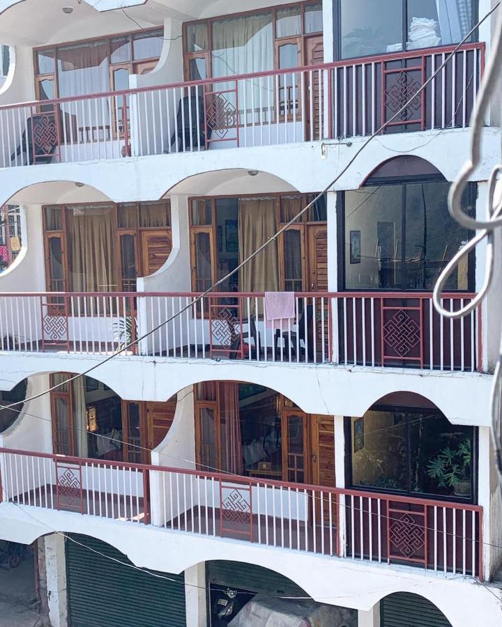 Auspiscious Him View Hotel Маклеод-Гандж Екстер'єр фото